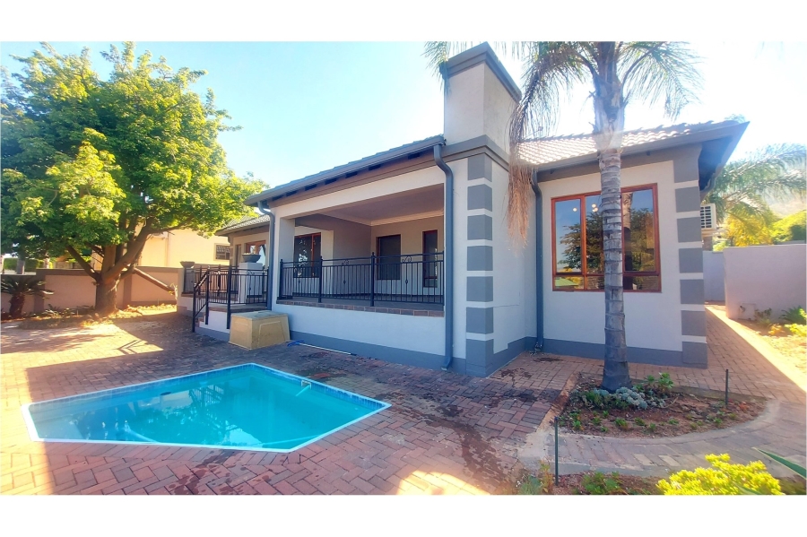 3 Bedroom Property for Sale in Kosmos Ridge North West